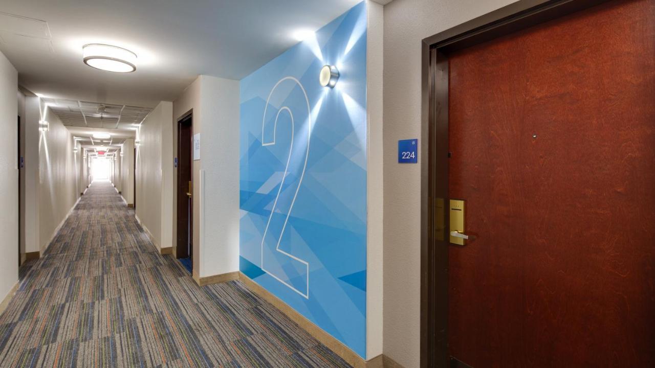 Holiday Inn Express & Suites Detroit - Farmington Hills By Ihg Northville Eksteriør bilde