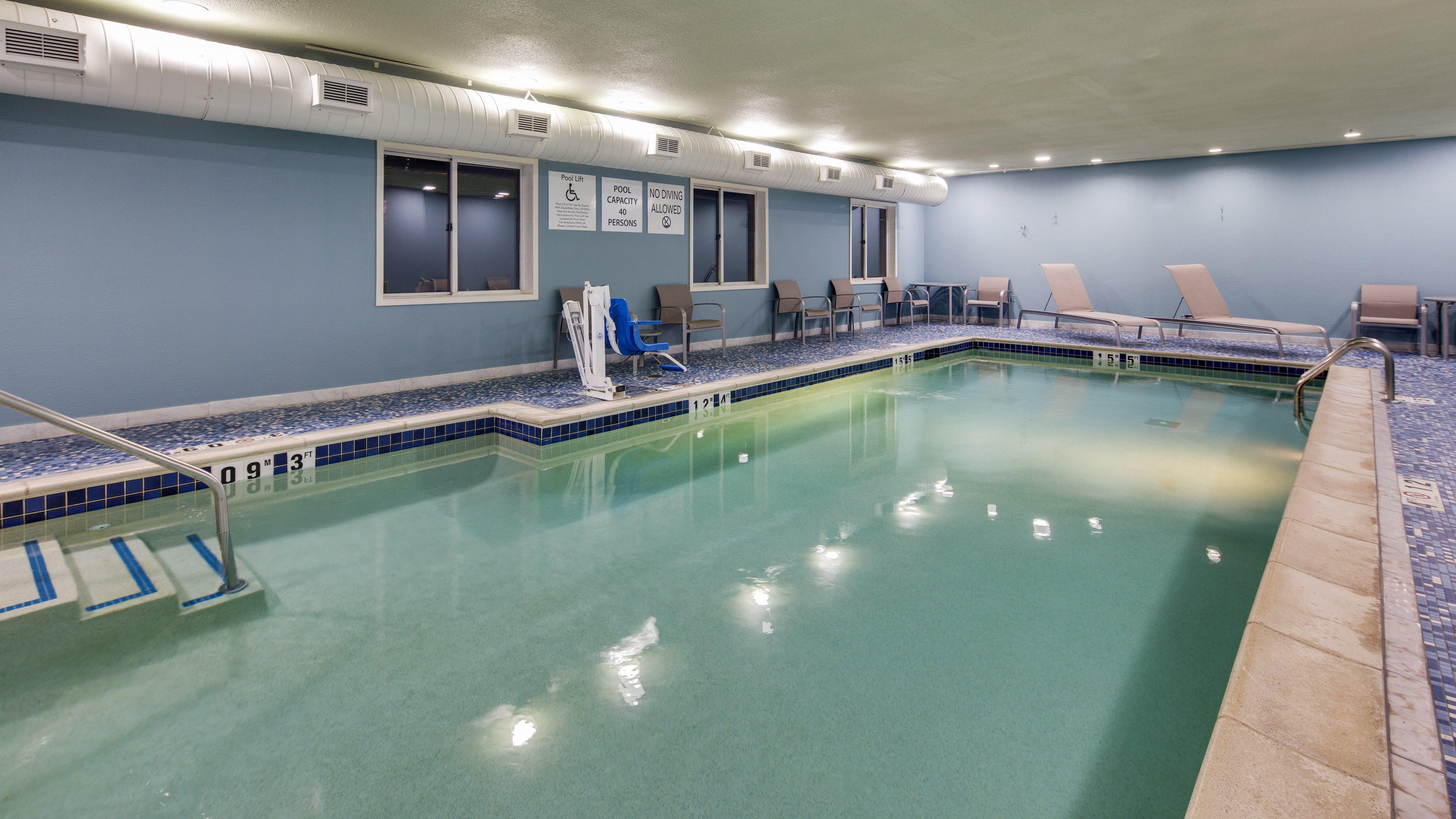 Holiday Inn Express & Suites Detroit - Farmington Hills By Ihg Northville Eksteriør bilde