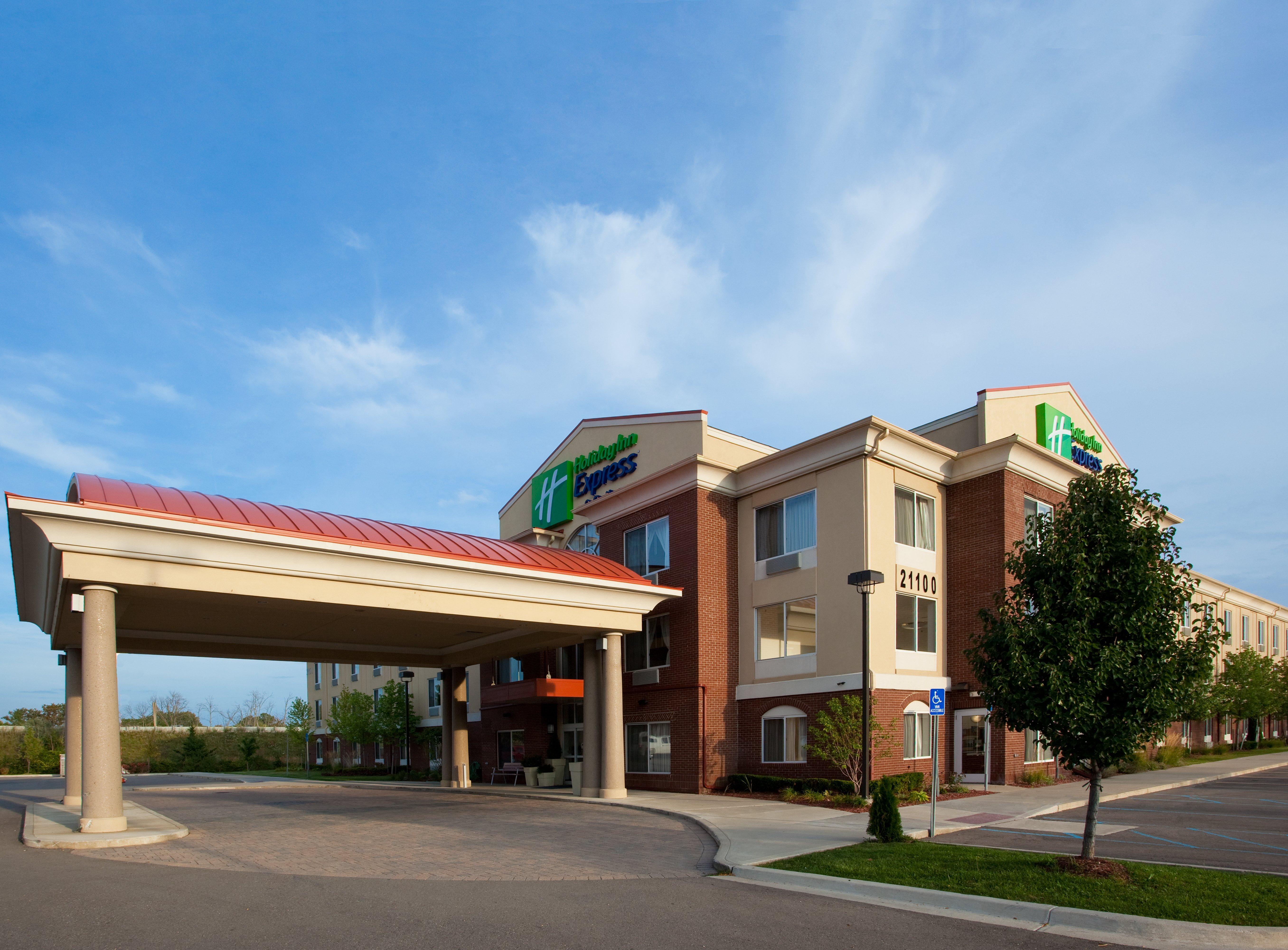 Holiday Inn Express & Suites Detroit - Farmington Hills By Ihg Northville Eksteriør bilde