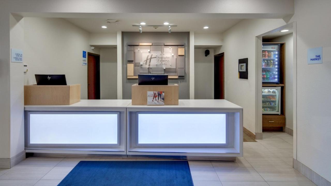 Holiday Inn Express & Suites Detroit - Farmington Hills By Ihg Northville Eksteriør bilde