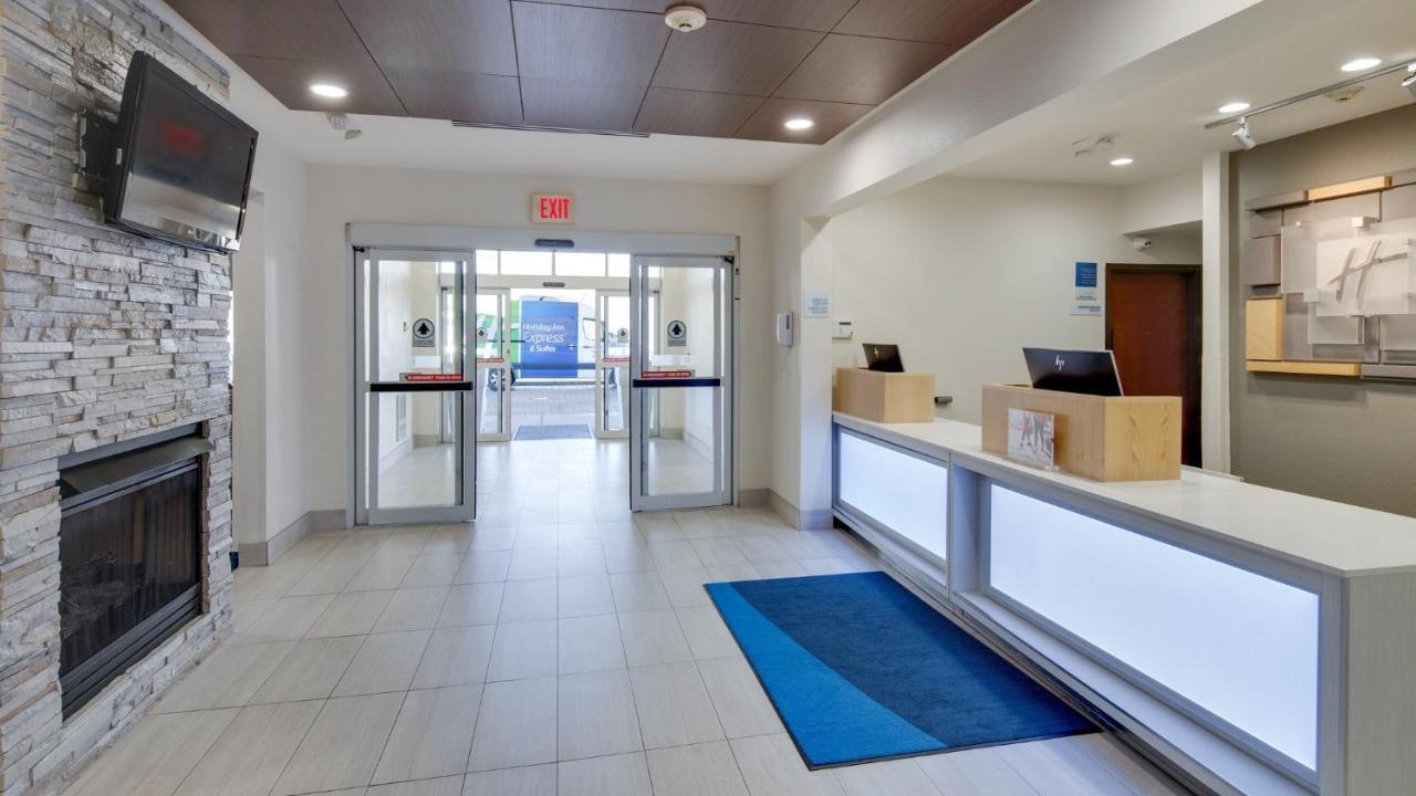 Holiday Inn Express & Suites Detroit - Farmington Hills By Ihg Northville Eksteriør bilde