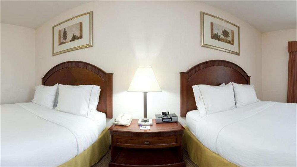Holiday Inn Express & Suites Detroit - Farmington Hills By Ihg Northville Eksteriør bilde